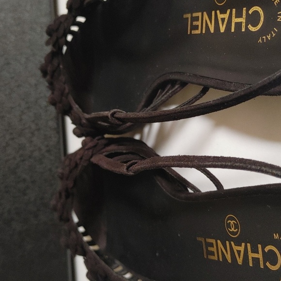 Chanel Black Suede Sandals 40 Interlocking CC Logo Camellia Flowers 2021 Cruise - Picture 15 of 16